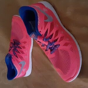 Nike Free Run 5.0   Vibrant Pink/ Metallic Silver Sneakers Size 6.0 Women's